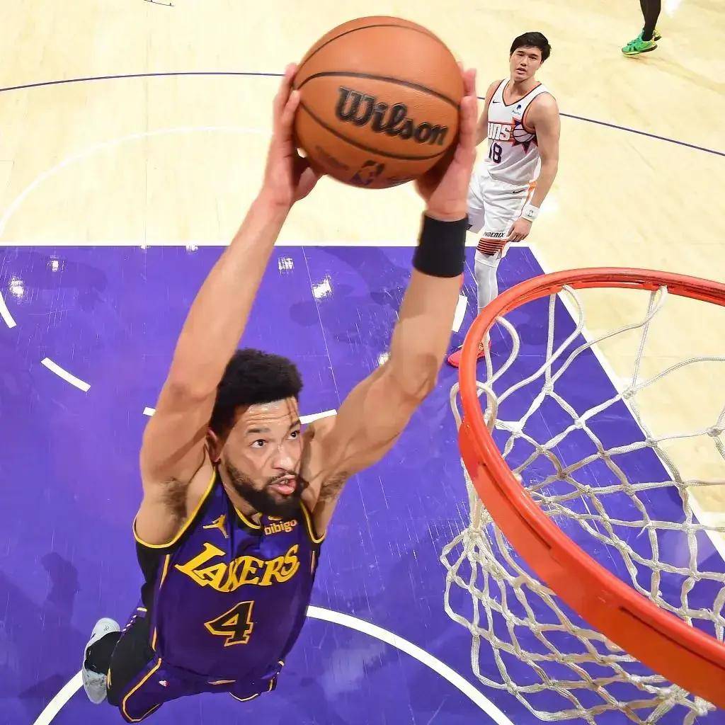 梅斯新援加盟亮相，助力球队冲击前列的简单介绍