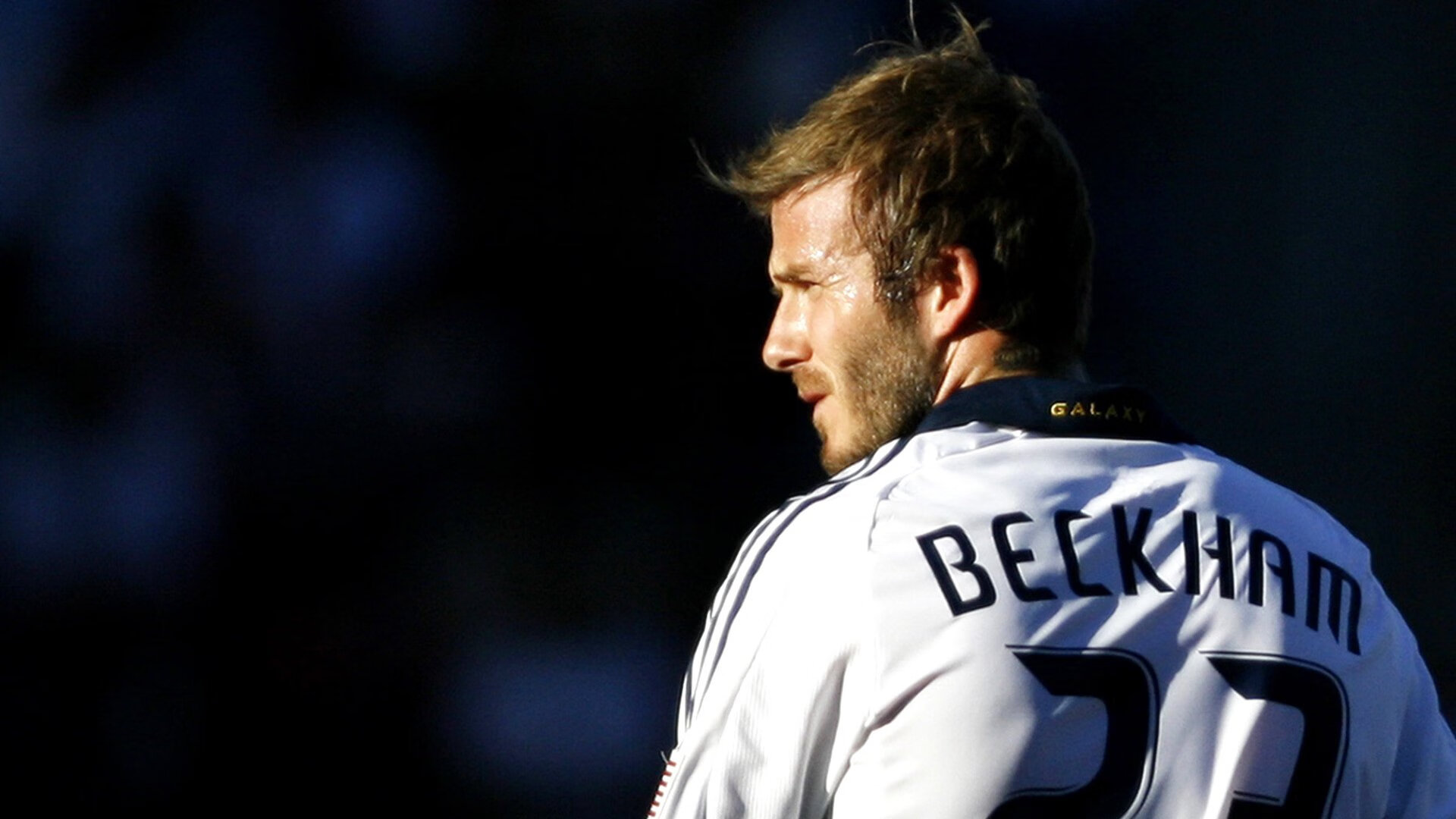 年度焦点之战之夜,莱万关键时刻站出来